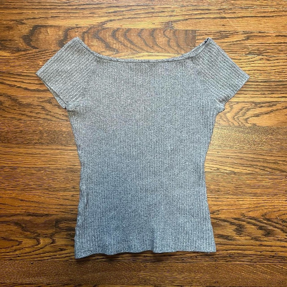 5/$15 MUST BUNDLE H&M grey off the shoulder knit short sleeve sweater top